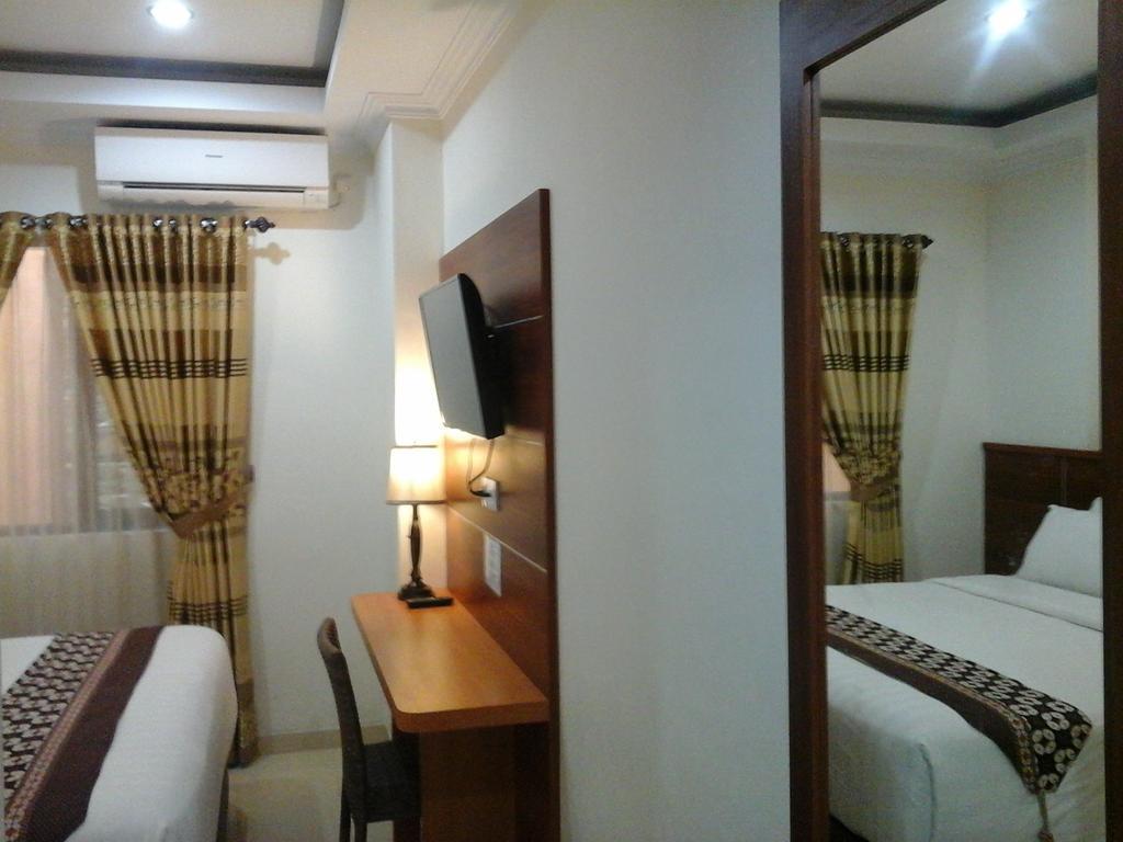 Maranatha Grand Hotel Yogyakarta Rum bild