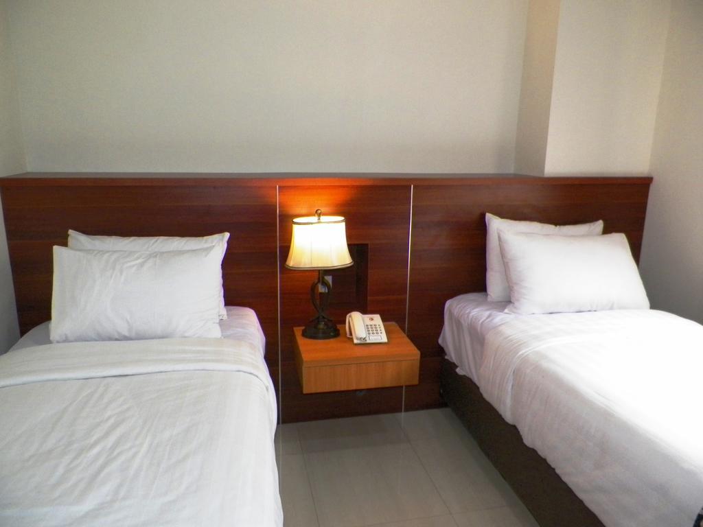 Maranatha Grand Hotel Yogyakarta Rum bild
