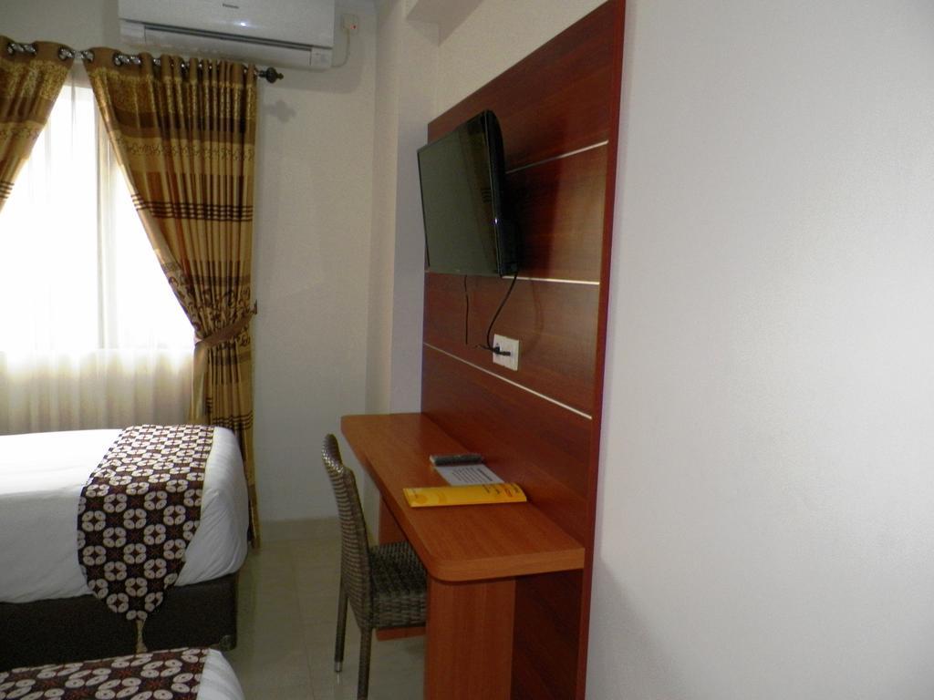 Maranatha Grand Hotel Yogyakarta Rum bild