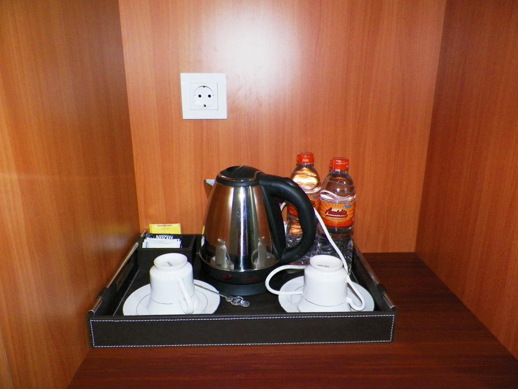 Maranatha Grand Hotel Yogyakarta Rum bild