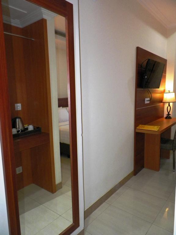 Maranatha Grand Hotel Yogyakarta Rum bild