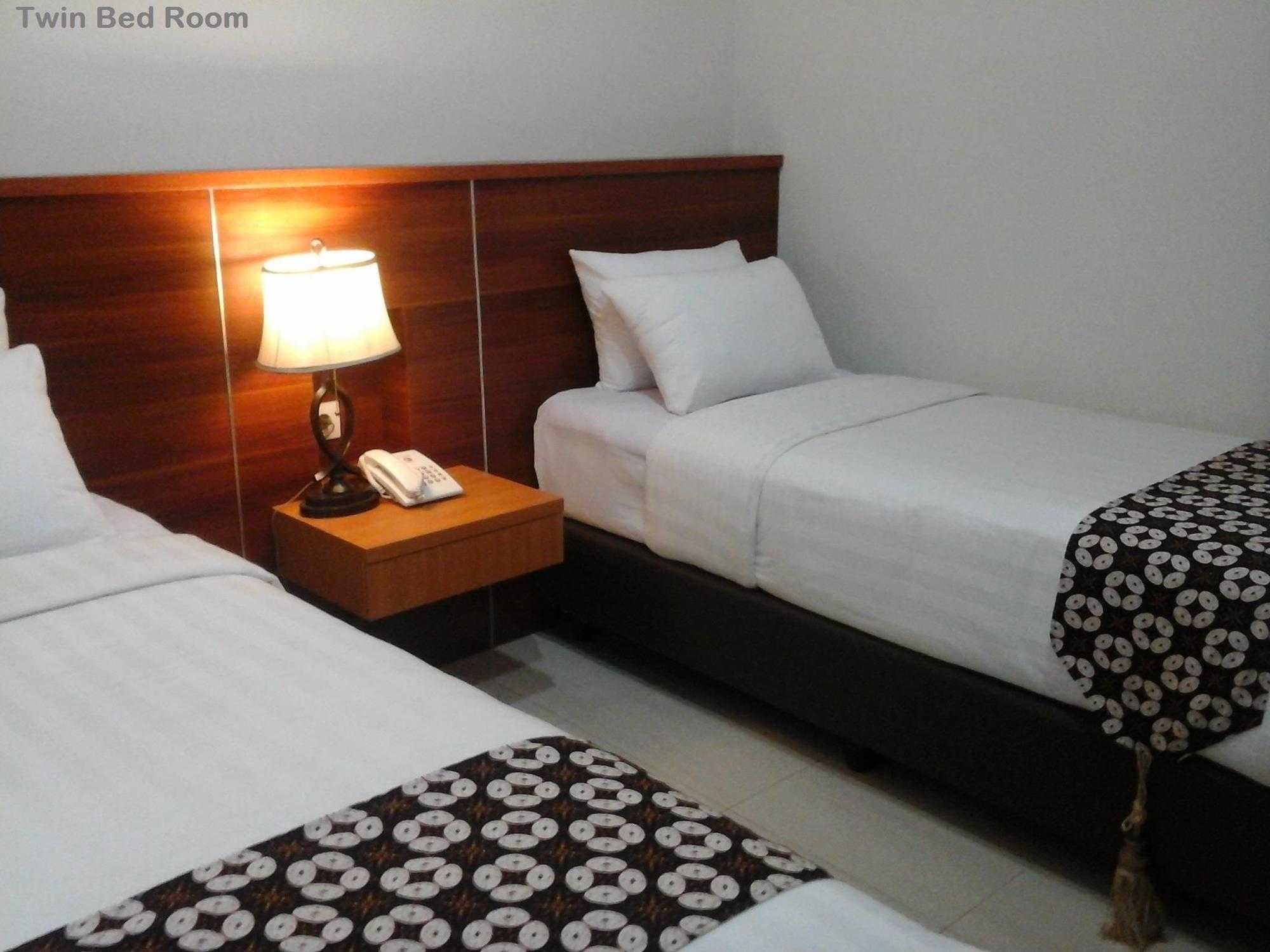 Maranatha Grand Hotel Yogyakarta Exteriör bild