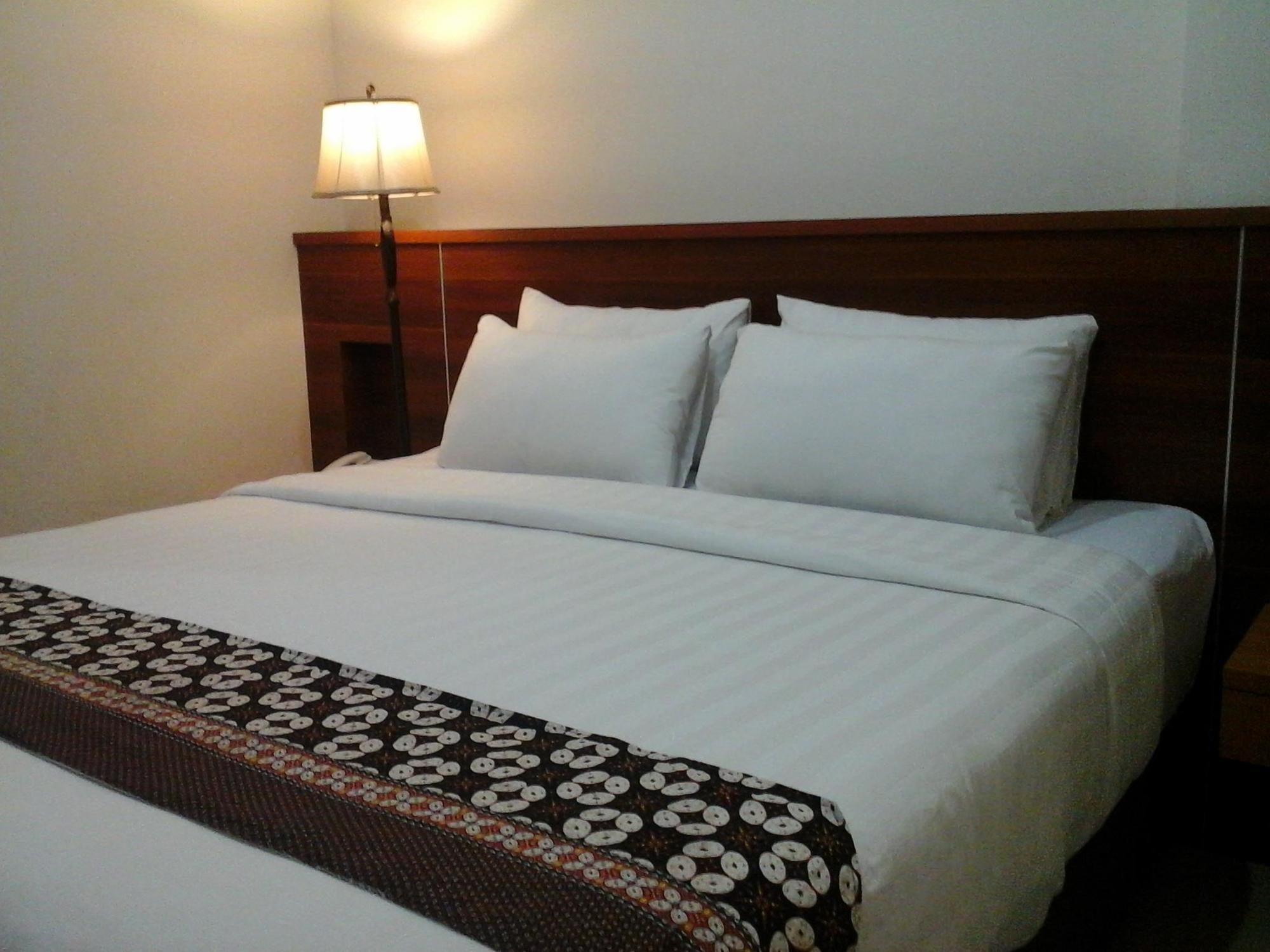 Maranatha Grand Hotel Yogyakarta Exteriör bild